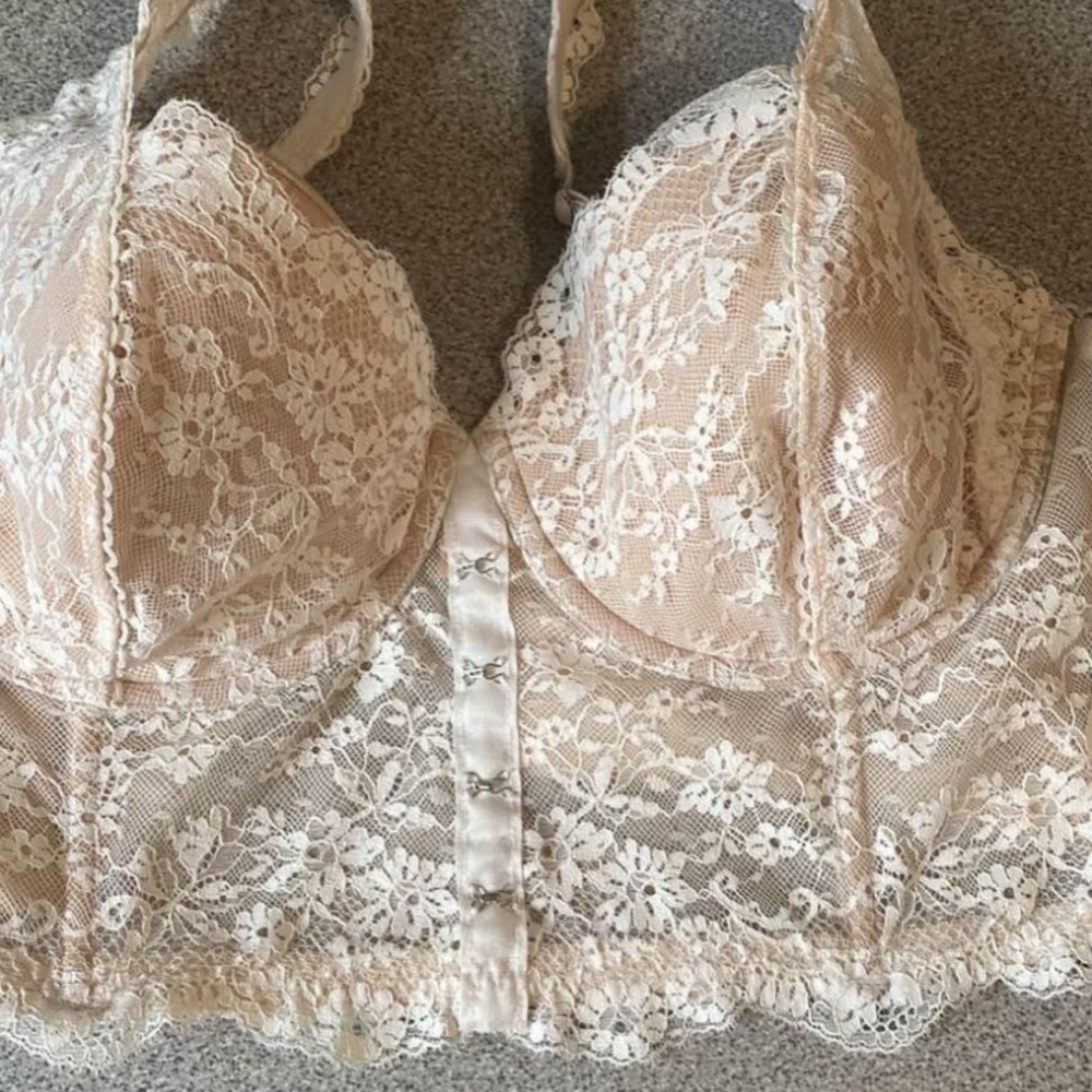 Victoria secret bralette size 38 D
